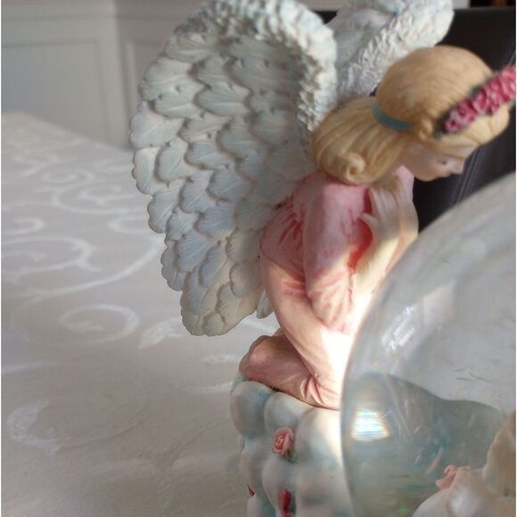 Cast Art Industries 1995 Dreamsicles "Heart to Heart" Musical Snowglobe - Picture 6 of 10